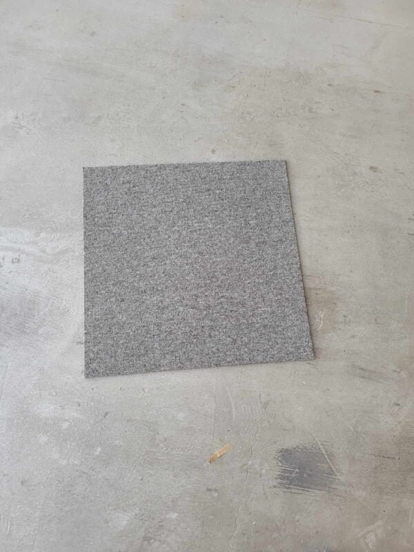 بلاط موكيت 50×50 من مفروشات وأرضيات السريع بالرياض بجودة عالية وتصاميم متنوعة