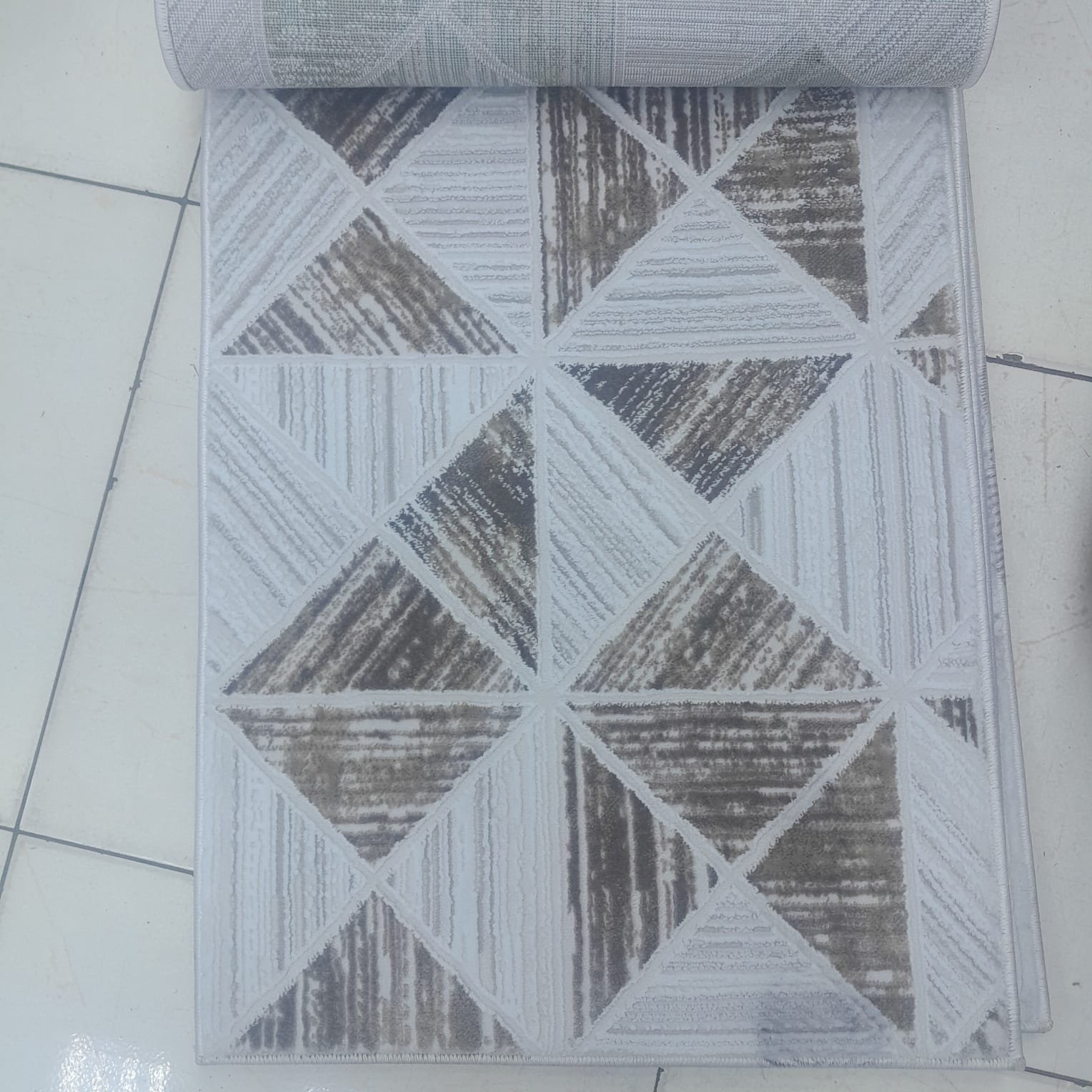 موكيت سجاد فاخر بجودة عالية من مفروشات وأرضيات السريع بالرياض