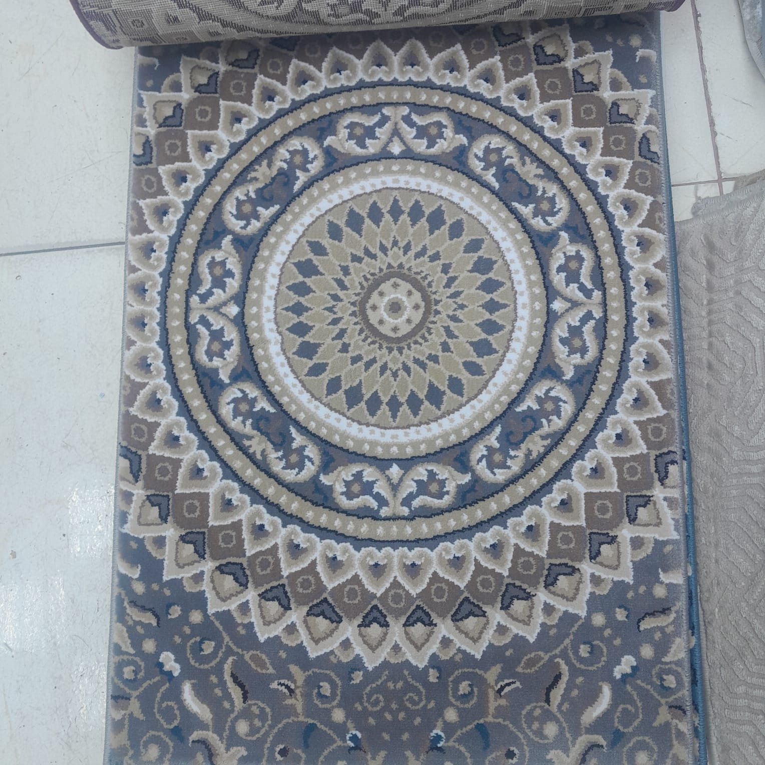 موكيت سجاد فاخر بجودة عالية من مفروشات وأرضيات السريع بالرياض