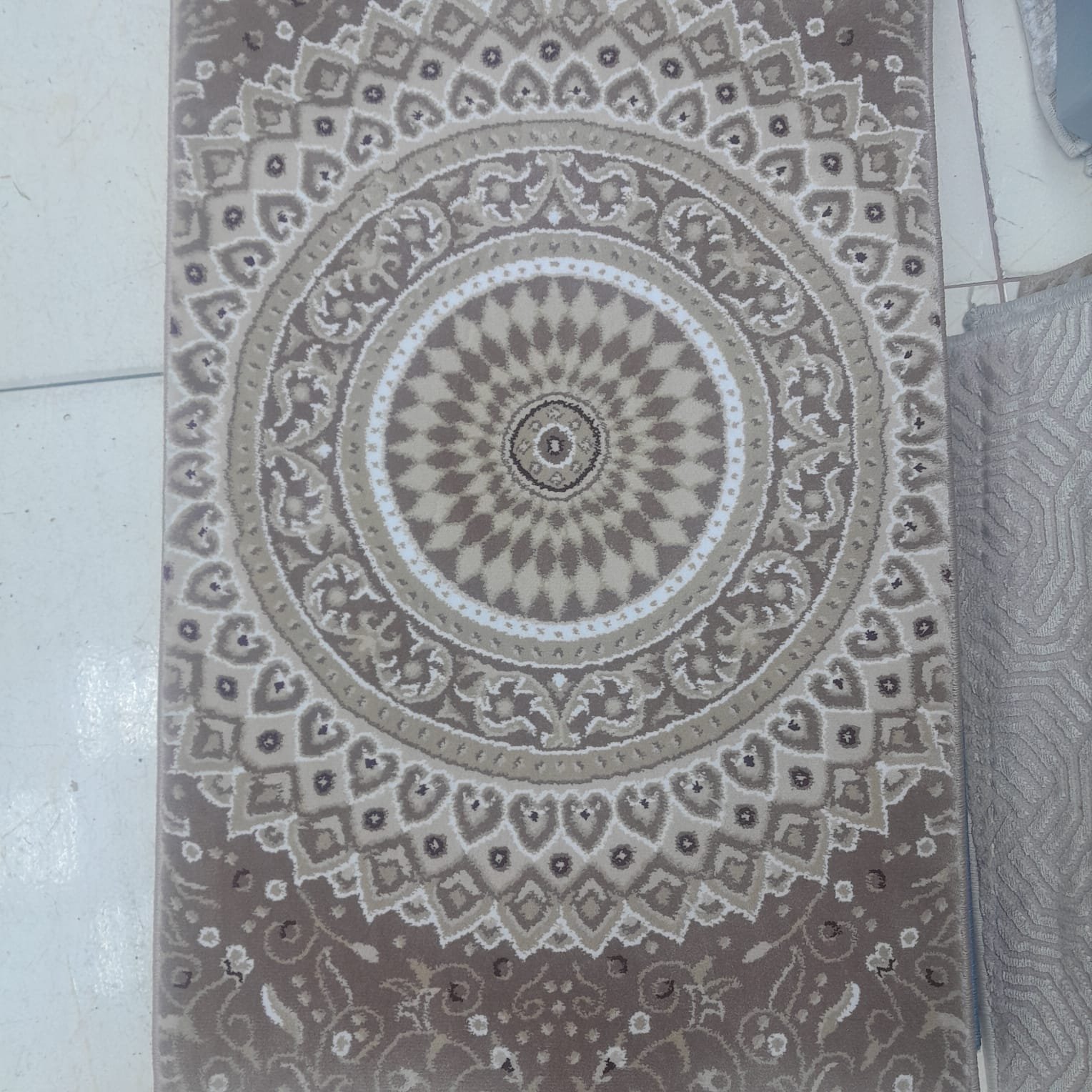 موكيت سجاد فاخر بجودة عالية من مفروشات وأرضيات السريع بالرياض